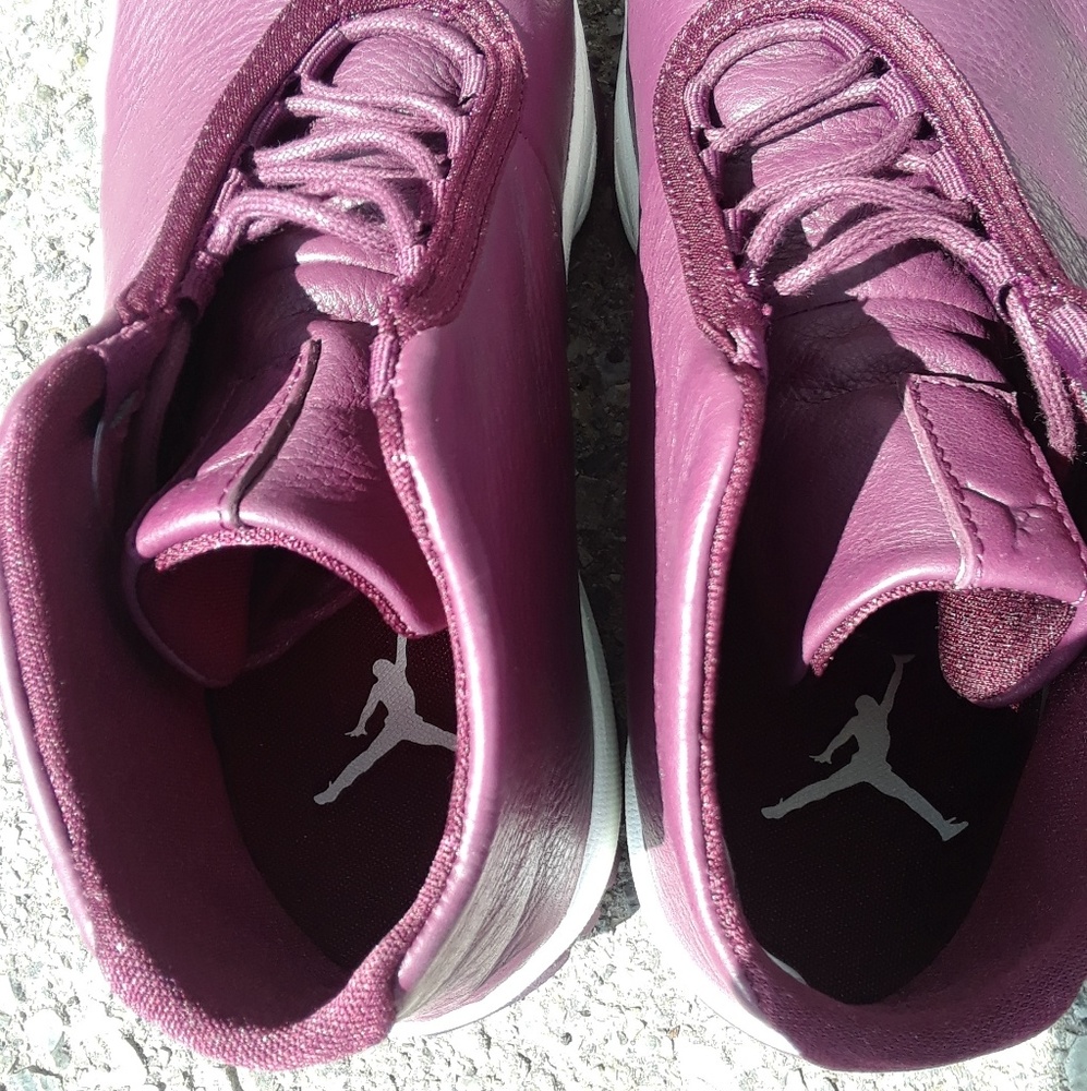 Women's Air Jordan Future Bordeaux AR0726600 - Picture 6 of 6